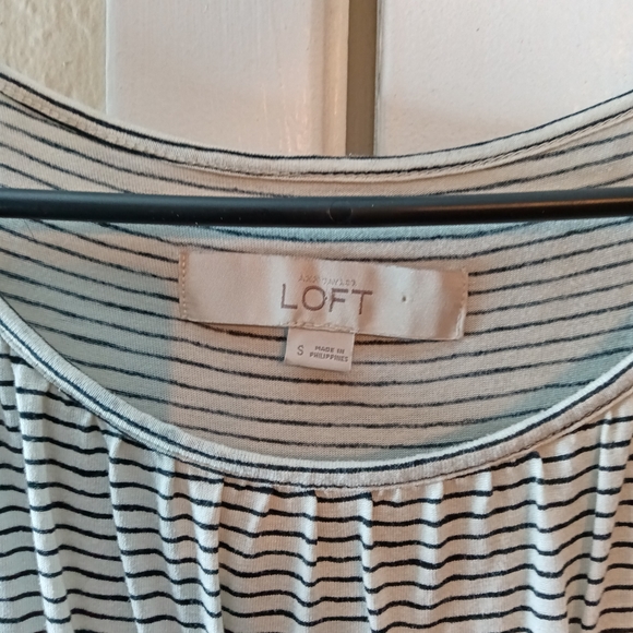 LOFT Black and White Striped Top - Picture 5 of 6
